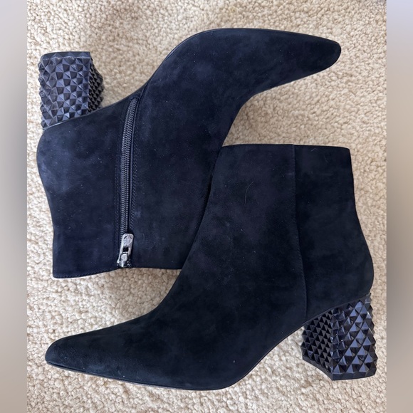 NEW‼️Antonio Melani Kinsley Suede Molded Lucite Heel Booties Sz. 8.5 M - Picture 4 of 12